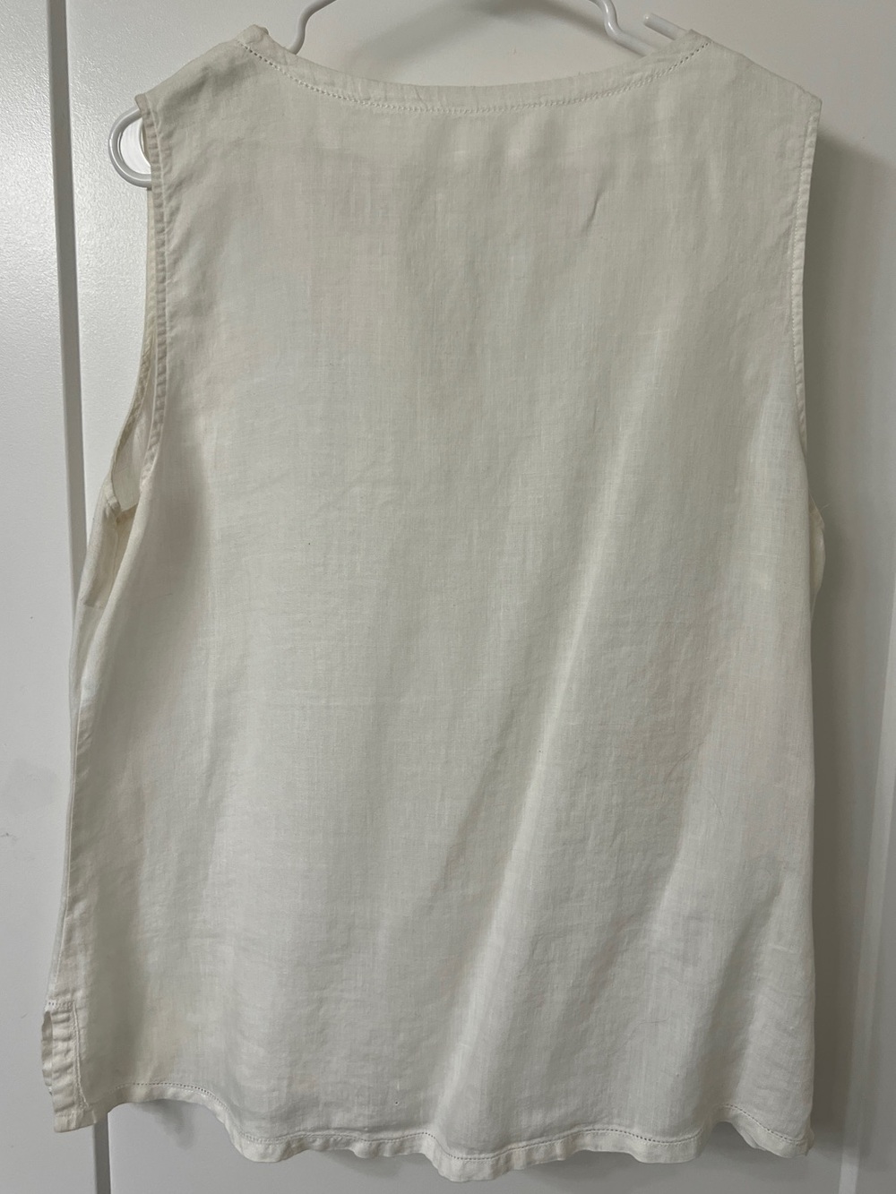Linen Top - Picture 2 of 3
